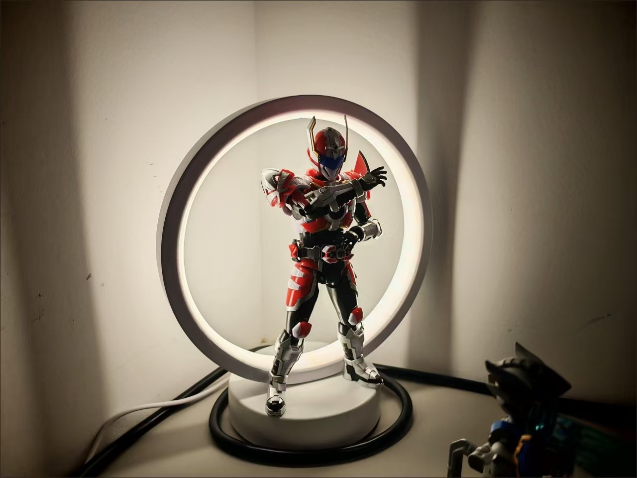 Led Ring Light - Простая кольцевая лампа, модель ночника и