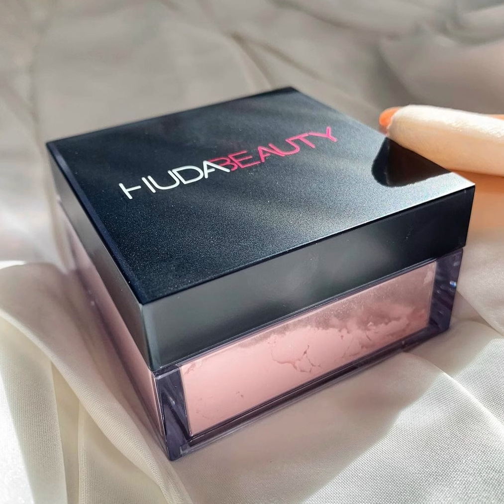 Fenty Beauty Makeup Highlighter - Huda Easy Bake Рассыпчатая пудра Стойкий