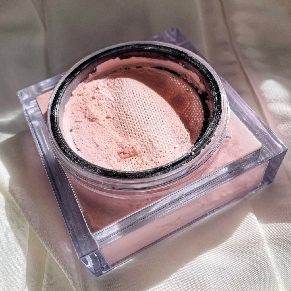 Huda Easy Bake Рассыпчатая пуд – обзор и цена Fenty Beauty Makeup Highlighter